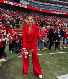 Nfl Girlfriend, Claire Kittle, Nfl Aesthetic, Game Day Fashion, Game Cute