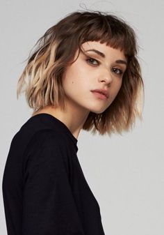 Messy Bob Hairstyles and Haircuts, Female Hairstyle for Short Hair Kort Bob, Long Bobs, Messy Bob, Portrait References, Messy Bob Hairstyles, Blond Balayage, Female Faces, Brunette Balayage, Christie Brinkley