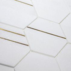 Inlay Brass Gold Hexagon Thassos Tile-Mineral Tiles White And Gold Backsplash, Gold Tile Backsplash, Gold Mosaic Tile, Tile For Kitchen Backsplash, Bronze Tiles, Bar Tile, Backsplash Bathroom Wall, Hexagon Tile Floor, Tile For Kitchen