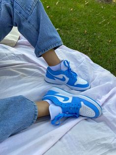 Jordan Bleu, Air Jordan 1 Unc, Solar Pond, Jordan 1 Unc, Pond Aerator, Pond Fish, Tennis Shoes Outfit