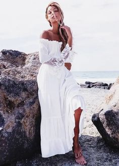 Show off this bohemian maxi dress A simple and elegant boho maxi dress that comes with off-shoulder and sheer lace patchwork. A slow walk down the beach would be perfect for showing off this bohemian dress! Size Guide S M L US 4 6 8 UK 6 8 10 AU/NZ 6 8 10 EU 32-34 34-36 36-38 Want to see more boho styles? Explore our full selection of Boho Dresses! Long White Beach Dress, White Beach Dress, Bohemia Dress, Party Mode, Long Beach Dress, Dress With Sleeves, Boho Summer Dresses, White Dress Party, White Beach