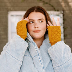 The Kvitka fingerless mittens are worked from the down top in the round, starting with the folded cuff. After this a section is worked in a 1x1 Twisted Rib. The top of the hand is then worked in a flower pattern (loop stitch), with the thumb gusset in waste yarn. The thumbs are finished after the rest of the mitts are completed. The left and right mitts are knit the same way except that the thumbs are knitted in different directions according to the description that follows. Loop Stitch, Yarn Accessories, Yarn Bag, Embroidery Gifts, Fingerless Mittens