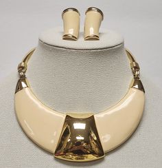 Classic Beige Jewelry For Formal Occasions, Retro Formal Jewelry With Matching Earrings, Luxury Beige Jewelry For Formal Occasions, Retro Style Gold Jewelry For Formal Occasions, Elegant Beige Metal Jewelry, Retro Gold Jewelry For Formal Occasions, Elegant Gold-tone Enamel Jewelry, Gold Enamel Jewelry For Formal Occasions, Vintage Necklace Antiques