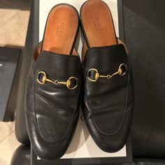 Gucci Princetown Slippers In Black, Good Condition Size Eu 39 With Box And Dust Bags Gucci Princetown Slipper, Gucci Princetown, Gucci Women, Shoes Gucci, Gucci Shoes, Flat Shoes Women, Loafer Flats, Dust Bag, Slippers