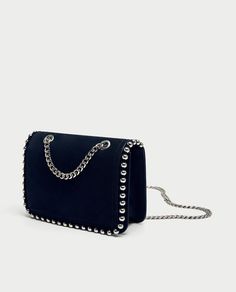 Zara Bags With Chain Strap For Daily Use, Zara Shoulder Bag With Chain Strap, Zara Black Crossbody Bag, Zara Black Shoulder Bag With Removable Pouch, Zara Clutch With Chain Strap, Inside My Bag, Zara Bags, Latest Bags