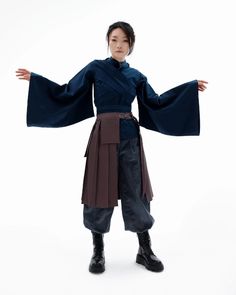 Edo Period Fashion, Space Captain Outfit, Jomon Period Clothing, Comfy Fantasy Outfits, Medieval Japanese Clothing, Loose Fantasy Clothing, Lunar Clothes, Japanese Formal Outfit, Asian Fantasy Clothing