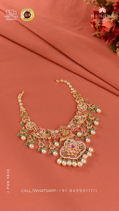 Bridal Necklace Designs, Antique Necklaces Design, Indian Bridal Jewelry Sets, Antique Jewelry Indian, Gold Jewelry Simple, Gold Fashion Necklace, Bridal Gold Jewellery Designs, Bridal Jewellery Indian