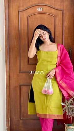 Chudi Designs Latest Cotton, Cotton Suit Neck Designs Indian, Salwar Neck Designs Cotton, Suit Combinations For Women, Salwar Suit Designs Cotton, Simple Traditional Saree Look, Cotton Salwar Suit Designs Latest, Cotton Suit Designs With Pants, Salwar Designs For Stitching