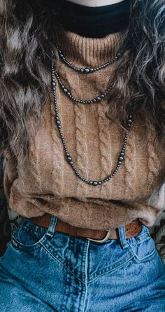 Long Turquoise Necklace Outfit, Punchy Christmas Outfit, Dark Western Aesthetic Clothes, Western Button Up Shirt Outfit, Western Thrift Finds, Western Modest Outfits, Soft Western Outfits, Western Cottagecore Outfits, Country Look For Women