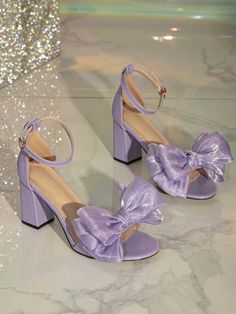 Purple Heels With Bow, Sweet 16 Shoes Purple, Purple Sweet 16 Dresses Butterfly, Lavender Quinceanera Heels, Quince Heels Purple, Light Purple Heels Quinceanera, Purple Suprise Dance Outfit, Purple Birthday Outfit For Women, Chunky Purple Heels