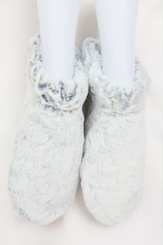 Step into coziness with Meya Plush Bootie Slippers; the perfect house shoes to keep you comfy and safe while you take life one step at a time! All in one size and three colors to choose from, these anti-skid booties will provide the luxurious look and feel you're looking for! Winter Slippers With Faux Fur Lining For Loungewear, Winter Faux Fur Lined Slippers For Loungewear, Winter Loungewear Slippers With Faux Fur Lining, Comfortable Cozy Slippers With Faux Fur Lining, Cozy Slippers With Faux Fur Lining, Warm Comfy Slippers With Round Toe, Super Soft Comfortable Winter Slippers, Comfortable Super Soft Winter Slippers, Cozy Slippers With Soft Texture And Round Toe