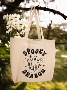 Spooky Season W/ Ghost Zipper Tote Bag Halloween Bags Diy, Autumn Tote Bag, Groovy Ghost, Ghost Tote Bag, Fall Tote Bag, Fall Tote, Best Tote Bags, Bridal Handbags, Fall Bags