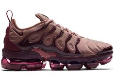 Air VaporMax Plus Bordeaux (W) Nike Vapormax Plus, Air Vapormax Plus, Nike Air Vapormax Plus, Nike Shoes Outfits, Nike Vapormax, Baskets Nike, Fresh Shoes, Hype Shoes, Air Vapormax