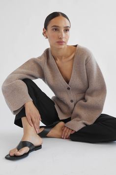 V Neck Cardigan– Almina Concept V Neck Cardigan Outfit, Demellier Bag, Nude Sweater, Classy Looks, 2024 Wishlist, Contemporary Wardrobe, Outfits Classy, Fall 24, December 2024