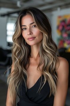 Long wavy hair with subtle highlights and layered beachy waves Long Layered Wavy Hair, Layered Wavy Hair, Fine Hair Styles, Wavy Hair Ideas, Beachy Waves Hair, Wedding Hair Colors, Brown Hair Inspo, Brunette Hair With Highlights