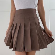 Shein Brown Pleated Mini Skirt Size S. New Without Tags, Never Worn. Brown Fitted Mini Pleated Skirt, Fitted Brown Pleated Tennis Skirt, Trendy Brown Pleated Skort, Fitted Brown Lined Tennis Skirt, Brown Pleated Tennis Skirt, Fitted Brown Tennis Skirt, Casual Brown Tennis Skirt For Summer, Casual Brown Summer Tennis Skirt, Fitted Brown Tennis Skirt For Summer