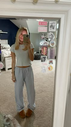 Brandy Pants Outfit, Outfit Ideas France, 82 Degree Weather Outfit, Indy Style Outfits, Pants And T Shirt Outfit, Cute Inspo Outfits, Outfits For Dress Code, Outfit Inspo For School Casual, Appropriate Summer Outfits