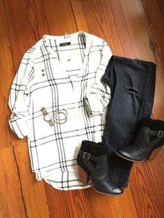 Black Plaid Shirt, Boating Outfit, Friday Favorites, Mode Casual, Plaid Dress Shirt, Outfit Summer, Plaid Dress, Boots Outfit