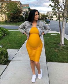 Amira, 19 ans quitte sa ville natale pour ce rendre en France. Elle v… #romance # Romance # amreading # books # wattpad Elegant Pregnancy Outfits, Family Future, Pregnant Outfit, Pregnant Outfits, Pregnancy Goals