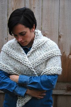 Ravelry: Chunky Triangle Shawl pattern by Ashley Lillis Knitting Patterns Scarf, Ashley Lillis, Knitting Needle Size Chart, Best Knitting Patterns, Triangle Shawl Pattern, Trendy Knitting, Easy Knitting Patterns Free, Scarf Chunky, Knitting Patterns Free Sweater