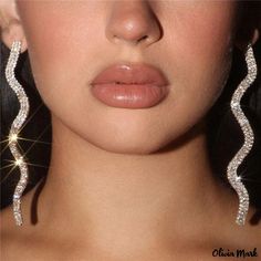 Olivia Mark - Elegant Silver Long Drop Earrings with Sparkling Wavy Linear Rhinestone Embellishments Glam Earrings, Rhinestone Embellishments, Long Drop Earrings, Crystal Stones, Silver Drop Earrings, Gold Fashion, Elegant Earrings, Unique Earrings, Clear Crystal