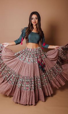 Cotton Lahenga Design, Western Chaniya Choli Designs Weddings, Letest Desine Chaniya Choli For Wedding, Unique Chaniya Choli For Navratri, Cotton Chaniya Choli Designs Navratri, Chaniya Designs Style, Chaniya Designs, Leriya Chaniya Choli, Cotton Chaniya Choli Designs