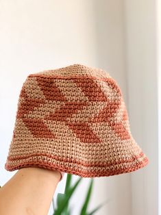 Crochet Checkered Bucket Hat Customizable in different colors - Etsy 日本 Adjustable Everyday Crochet Hat, Adjustable Crochet Brown Bucket Hat, Handmade Brown Hat One Size, Handmade Brown Bucket Hat With Curved Brim, Adjustable Brown Bucket Hat, Adjustable Handmade Brown Bucket Hat, Handmade Brown Crochet Hat One Size, Handmade Brown Bucket Hat With Short Brim, Handmade Brown Short Brim Bucket Hat