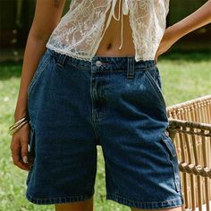 LIZAKOSHT - Denim Shorts y2k Clothes Women Summer Solid Color Zipper High Waist Loose Jeans Hot Pants Vacation Beach Streetwear Size (cm) S Length: 45Hip: 102Waist: 76 M Length: 46Hip: 106Waist: 80 L Length: 47Hip: 112Waist: 86 XLLength: 48Hip: 118Waist: 92 Size (inch) S Length: 17.72Hip: 40.16Waist: 29.92 M Length: 18.11Hip: 41.73Waist: 31.5 L Length: 18.5 Hip: 44.09Waist: 33.86 XLLength: 18.9 Hip: 46.46Waist: 36.22 Specifications: Material: 80% Cotton 20% Polyester Style: Fashion Gender: Women High Waist Loose Jeans, Denim Shorts Y2k, Beach Streetwear, Shorts Y2k, Streetwear Pants, Polyester Pants, Y2k Clothes, Linen Pants Women, Loose Jeans