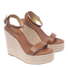 Michael Michael Kors brown wedges, leather upper, adjustable buckle closure, open round toe, eu sizeComposition: 100% Calf Leather/rubber Sole Michael Kors Wedges, Michael Kors Sandals, Chloe Purses, Luggage Sizes, Brown Wedges, Michael Kors Collection, Sneaker Wedge, Espadrilles Wedges, Casual Elegance