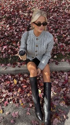 Stile Blair Waldorf, Adrette Outfits, Look Adidas, Fest Outfits, Fall Fits, Trendy Fall, Thanksgiving Outfit