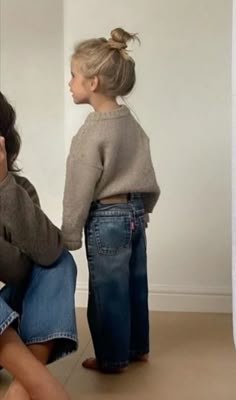 Mom Style Aesthetic, Fall Family Aesthetic, Granola Chic Fashion, Future Kids Aesthetic, Scandi Girl Style, Siblings Pictures, Big Wardrobe, Scandi Girl, Mom Fits