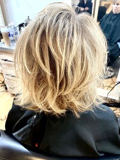 Chin Length Hair, Bob Hairstyles For Fine Hair, Short Hair Haircuts, Short Hair With Layers, Women Over 50, Hairstyles For Women