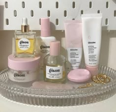 Selfcare Pink Aesthetic, Skincare Collection Aesthetic, Gisou Products, About Skincare, Brunette Hair With Highlights, Pink Life