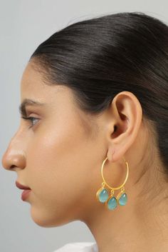 White Gold Hoop Earrings, White Gold Hoops, Casual Earrings, Pearl Collection, Pretty Patterns, Classic Gold, Online Earrings, Gold Hoops, Look Alike