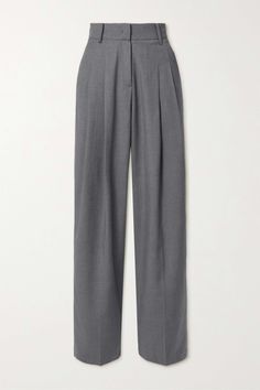 Shop THE FRANKIE SHOP Gelso pleated TENCEL-blend straight-leg pants, Explore the latest THE FRANKIE SHOP women's collection today on NET A PORTER Fashion Kpop, Grey Slacks, The Frankie Shop, Frankie Shop, Fall Capsule Wardrobe, Grey Trousers, Airport Fashion, Pleated Pants, Fashion Editor