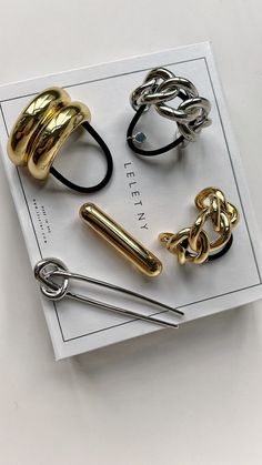 Chunky Gold Accessories, Hair Accessories Elegant, Women Accessories Ideas, 2024 Hair Accessories Trend, Old Money Hair Accessories, Gifts For Fashion Lovers, Gold Hair Cuffs, Elevated Jewelry, Hair Accesorios