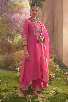 Buy Maroon Satin Silk Embroidered Zardozi Round Kurta Set For Women by Gul By Aishwarya Online at Aza Fashions. Hot Pink Suits Women Indian, Pink Suit Design, Hot Pink Suit Women, Pink Suits Women Indian, Kurti Models, Pink Suits Women, Dabka Embroidery, Wedding Outfits Indian