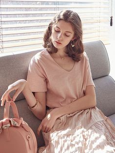 - Color :Pink- Basic T-shirt- Deep V neckline- Comfortable fit  - Short sleeve- Vintage colorMeasurements One Size  - Shoulder width :17.7??  Chest width :18.5??  Sleeve length :7.5??  Length :27.1??/p>* Model Info - Height :5???? Weight :112lb, Fitting size: One sizeComposition & Care- Outshell :100%cotton- Dry cleaning only / Please check the care labelDesigner- Imparted- by YAN13- Style#:300443311 Pink Relaxed Fit V-neck T-shirt, Casual Pink Short Sleeve Top For Summer, Feminine Crew Neck T-shirt, Feminine Pink Summer T-shirt, Feminine Pink Tops With Short Sleeves, Feminine Short Sleeve T-shirt For Summer, Feminine Pink T-shirt For Spring, Feminine Short Sleeve Summer T-shirt, Feminine Pink Short Sleeve Tops