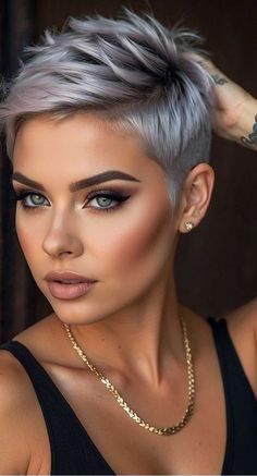 Short Bleached Hair, Haircuts Women, Funky Short Hair, Short Spiky Hairstyles