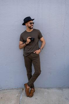 Perfect Hat for men and monochromatic outfit -  Hat @stetsonusa Shoes from @mangofashion Monochromatic Men Outfit, Victor Lopez, Living In Nyc, Man Outfit, Monochromatic Outfit, Hat For Men, Hat For Man, Outfits With Hats