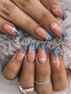 Blue Christmas Nails, Snowflake Nail Design, Winter Nails Acrylic, Cute Christmas Nails, Blue Nail Designs, Snowflake Nails, White Nail Designs, Christmas Nails Acrylic, Blue Nail