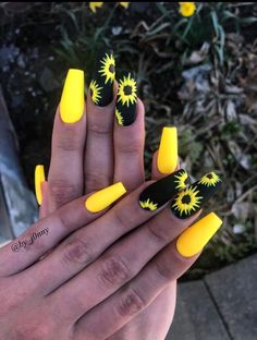 Summer Nails Colors Designs, Neon Nail Designs, Yellow Nail Art, Black Coffin Nails, Sunflower Nails, Matte Nail, Pedicure Designs, Colorful Nail Designs