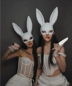 Friend Costumes, Duo Costumes, Bunny Mask, Trendy Halloween Costumes, Bunny Costume, Halloween Costume Outfits, Trendy Halloween