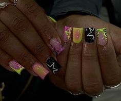 Short Airbrush Nail Designs, Nail Inspiration Black Women, Cool Nails Acrylic Art Designs, Short Duck Nails Design, Short Nail Designs Black Women, Simple Nail Sets, Short Nails Design Ideas 2024 Summer, Nail Sets Acrylic, Summer Nails Black Women