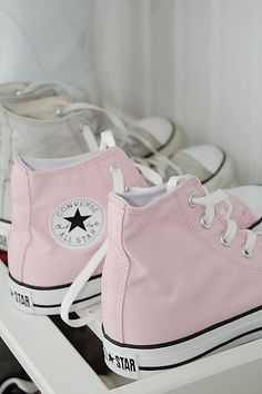 converse Pink Chucks, Mode Rose, Converse High, Converse High Tops, Converse All Star, Converse Shoes, Converse Chuck Taylor High Top Sneaker, Cute Shoes