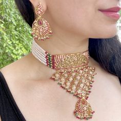 indian bridal necklace choker with ruby emerald and pearls 22k Gold Jewelry Necklaces, Stringing Beads, Choker Necklace Online, Jadau Jewellery, Indian Choker, Indian Choker Necklace, 22k Gold Jewelry, Hanging Beads, Jewelry Real