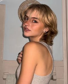 Short Soft Blonde Hair, "bixie" Haircut 90s Round Face, 90s "bixie" Haircut, "bixie" Haircut 90s, Hadley Nelson, Haircut Inspo, Short Grunge Hair, Girls Short Haircuts, Hair Inspiration Short