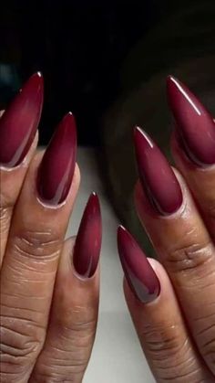 Red Nail Varnish, Maquillage Yeux Cut Crease, Kutek Disney, Wine Nails, Nagel Tips, Casual Nails, Classy Acrylic Nails, Red Nail Polish