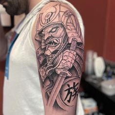 Tattoos Warrior, Celtic Warrior Tattoos, Samurai Tattoo Sleeve, Long Lasting Temporary Tattoos, Samurai Tattoo Design, Armor Tattoo, Men's Fashion Tips, Military Tattoos, Japan Tattoo Design