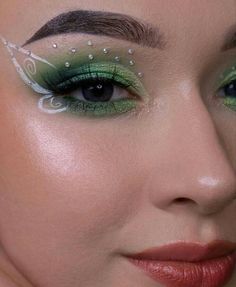 Butterfly Makeup, Cute Eye Makeup, Rave Makeup, Ethereal Makeup, Green Makeup, Eye Makeup Designs, Fairy Makeup, Dope Makeup